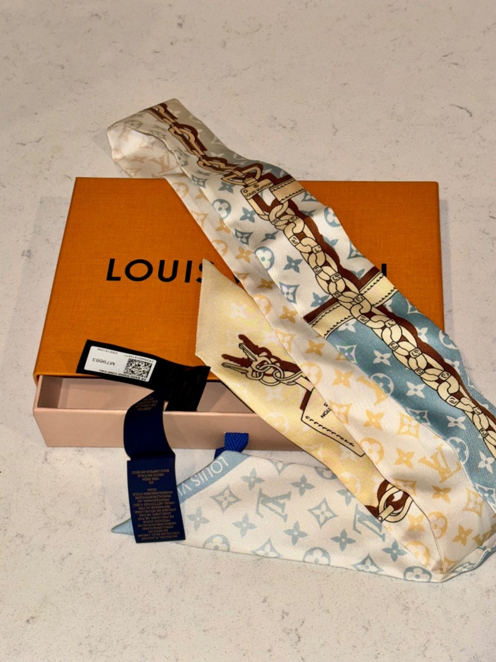 Louis Vuitton Bandeau - NWT - Picture 5 of 8
